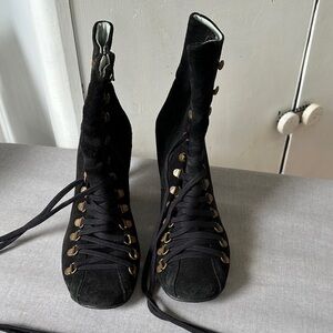MC8POWER Black Lace-Up Women's Boots